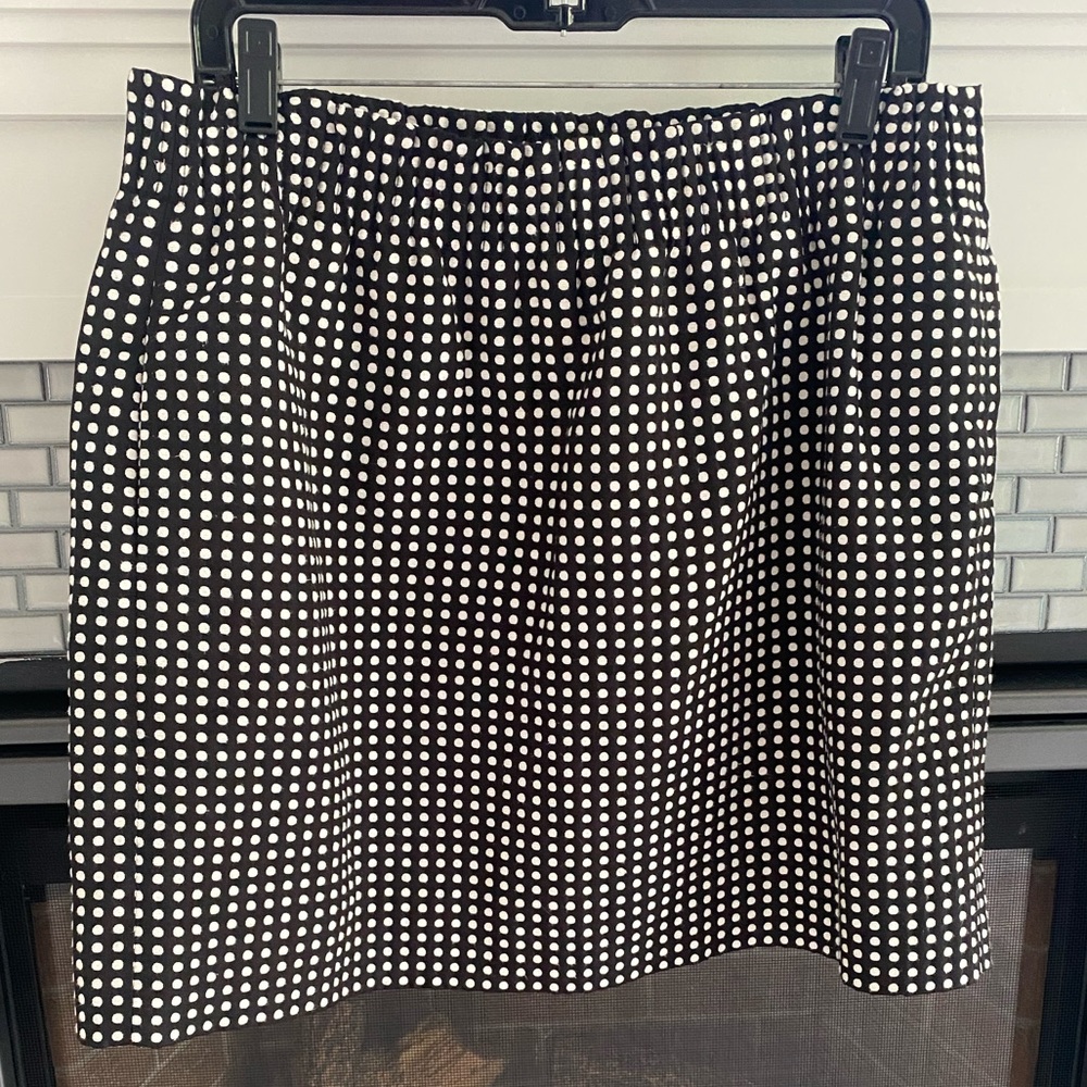 Jcrew Factory sidewalk skirt in black and white polka dot